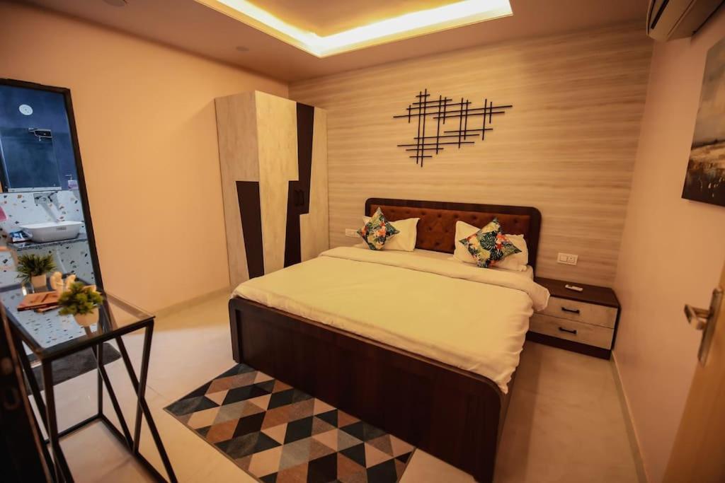 Saiba Outhouse- 4 Bed Room- Pool- Theatre- Partyhall- Garden & Terrace Sitting Area 자이푸르 외부 사진