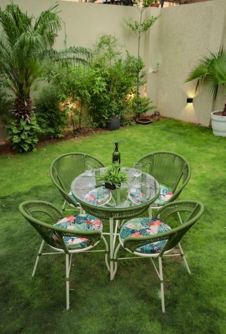 Saiba Outhouse- 4 Bed Room- Pool- Theatre- Partyhall- Garden & Terrace Sitting Area 자이푸르 외부 사진
