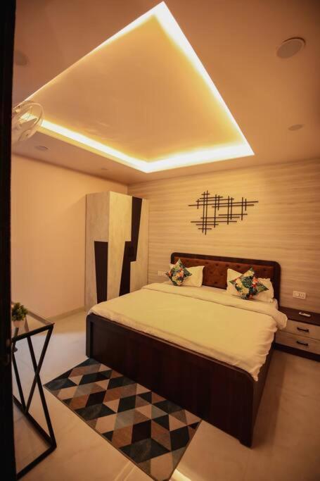 Saiba Outhouse- 4 Bed Room- Pool- Theatre- Partyhall- Garden & Terrace Sitting Area 자이푸르 외부 사진